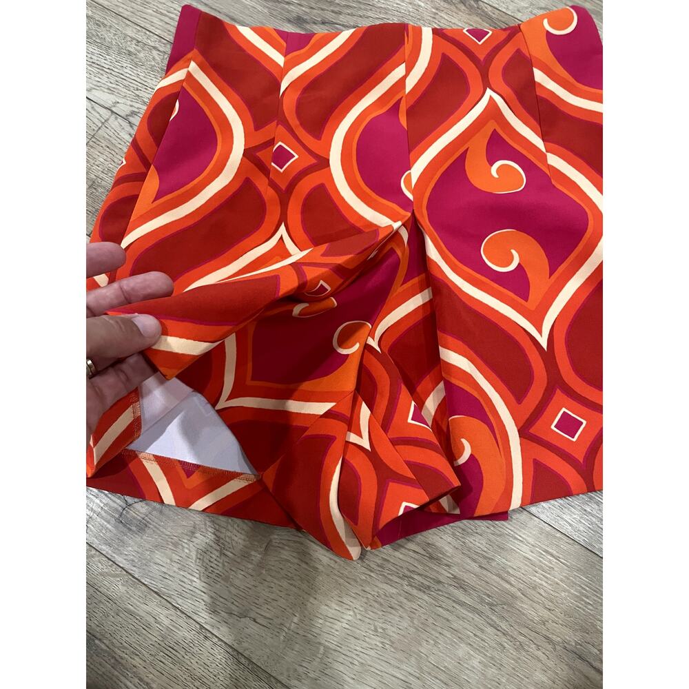 ZARA Hot Pink FuchsiaOrange Geometric Printed High Waisted Pleated Shorts Size S - Picture 4 of 9